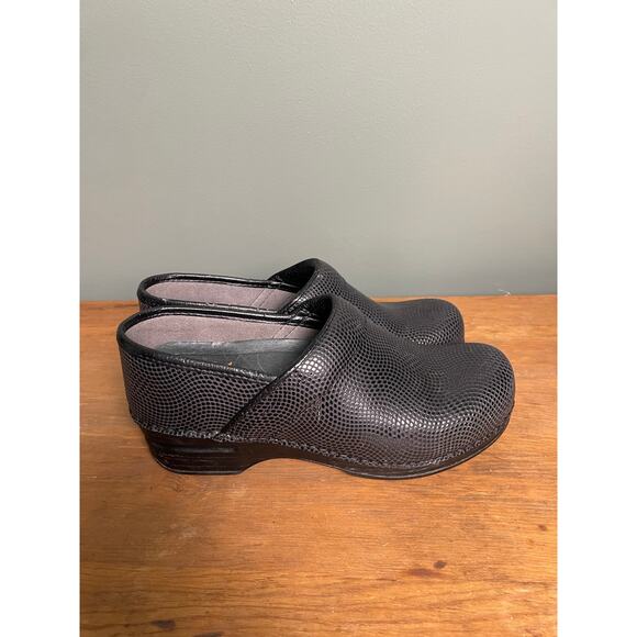 Dansko XP Black Moray Leather Comfort Nurse Clog. Size 38/7.5-8. - Picture 4 of 10